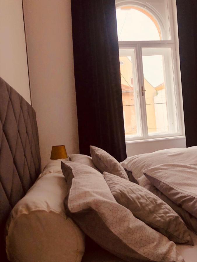 Room 44 أوسييك المظهر الخارجي الصورة