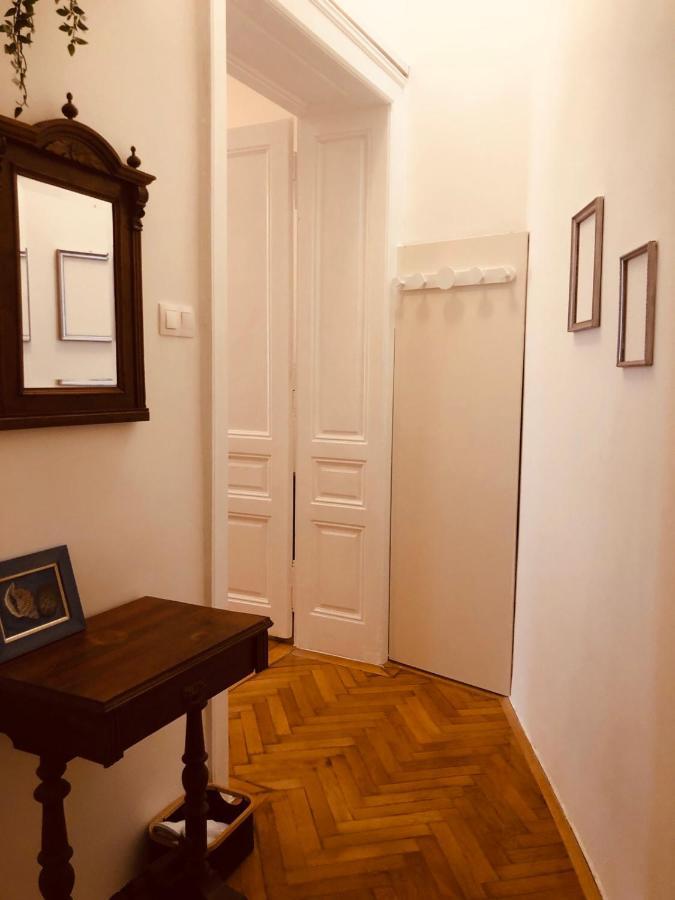 Room 44 أوسييك المظهر الخارجي الصورة